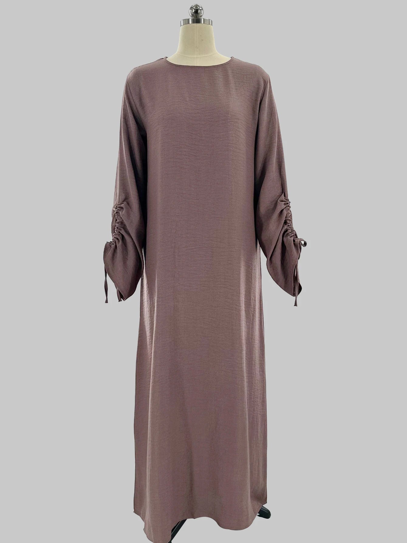 Modest Islamic clothing for women during Eid and Ramadan